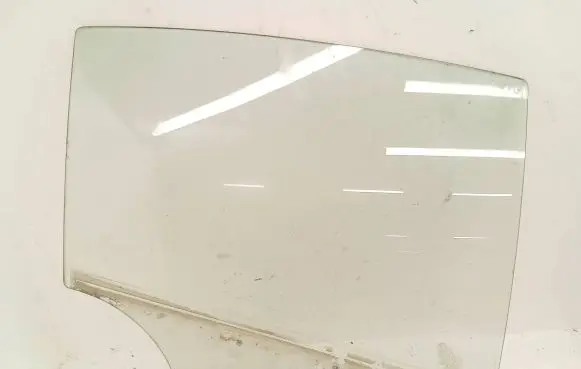 Mazda 3 II Rear door window glass