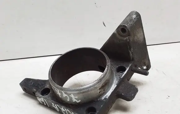 Opel Vectra B Engine mounting bracket 0077007