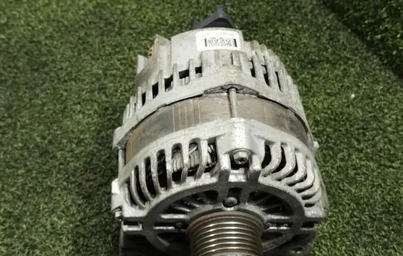 Renault Master III Generator/alternator 231008137R A003TX0481