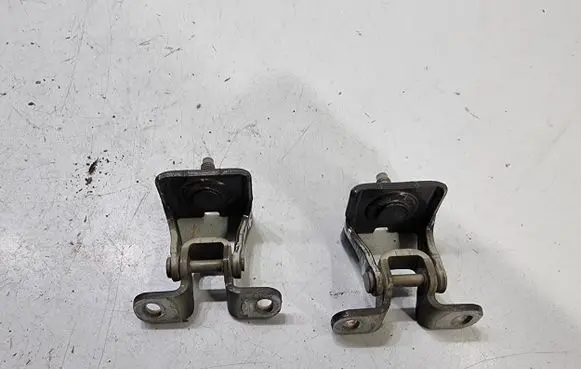 Volkswagen Golf VII Loading door hinge set 5G6827301B