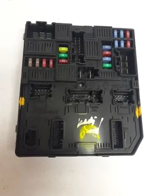 Renault Kadjar Fuse module 284B69501R