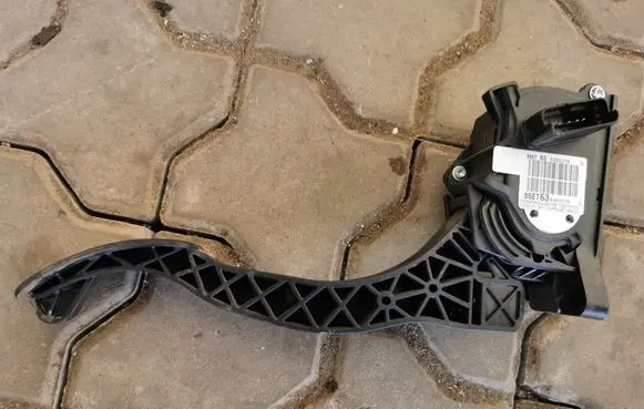 Citroen Berlingo Accelerator throttle pedal 86ET63 8485078
