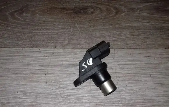 Volvo S60 Camshaft position sensor 0232103033 8631533