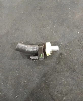 Citroen DS7 Crossback Turbo solenoid valve 9811682480