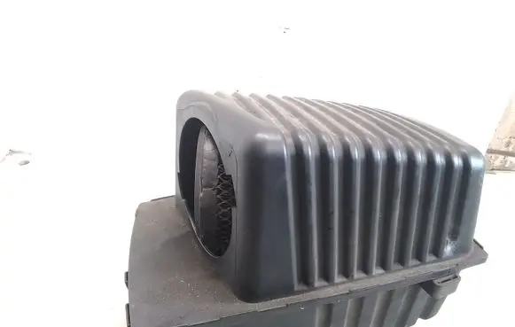 Chrysler Sebring (ST-22 - JR) Air filter box