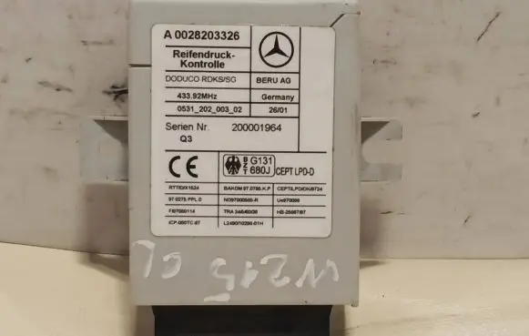 Mercedes-Benz CLS C219 Airbag deployment crash/impact sensor A0028203326 43392MHZ
