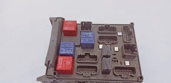 Renault Laguna II Fuse module 8200148810 8200004201E 518002209