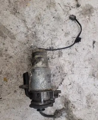 Toyota Corolla Verso AR10 Fuel filter housing 