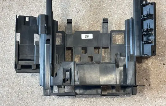 BMW 5 G30 G31 Other engine bay part 8605530