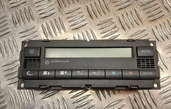 Volkswagen PASSAT B5.5 Climate control unit 5HB008139