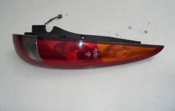 Nissan Almera Tino Rear/tail lights