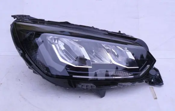 Peugeot 2008 II Headlight/headlamp 9833036180