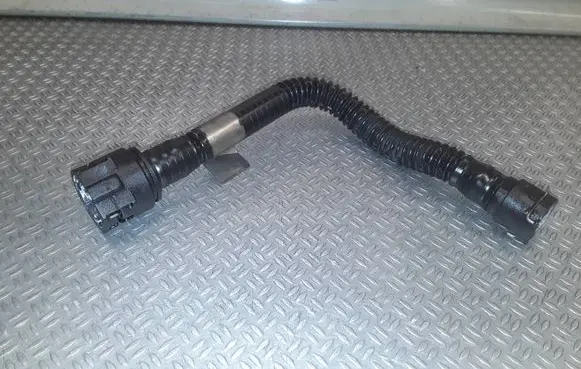 Opel Insignia A Engine coolant pipe/hose 55566095