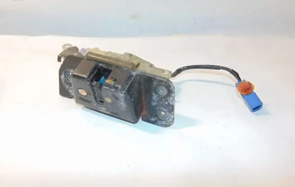 Loading door lock