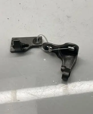 BMW 7 E65 E66 Front door upper hinge 017816