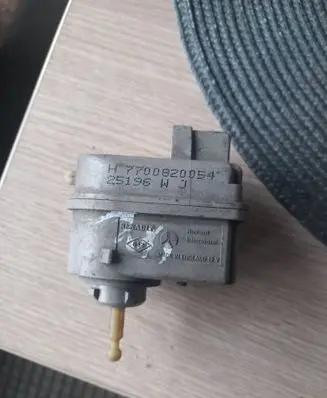 Renault Laguna I Headlight level adjustment motor 7700820054