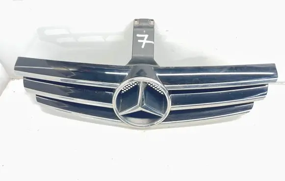 Mercedes-Benz CLK A209 C209 Front grill A2098800223