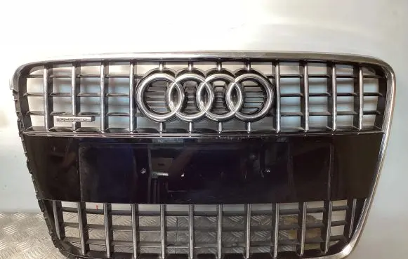 Audi Q7 4L Front bumper upper radiator grill 4L0853651G