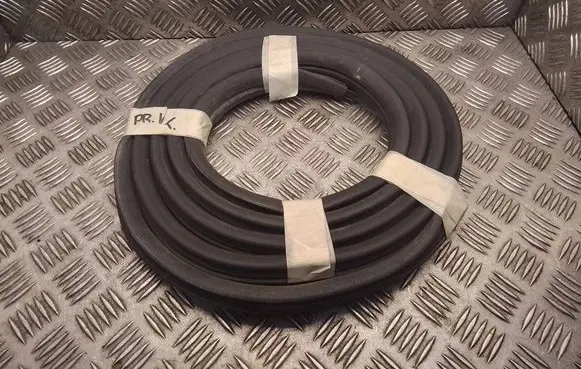 Opel Vivaro Front door rubber seal sand