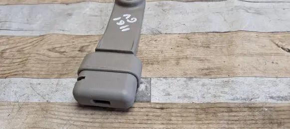 Honda FR-V Middle seatbelt buckle (rear) 