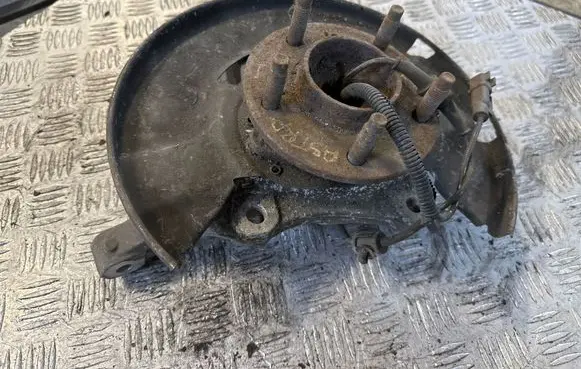 Opel Astra J Front wheel hub