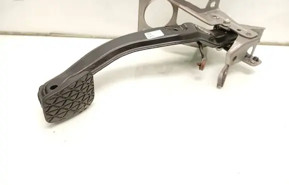 Mazda 6 Brake pedal 130925N1