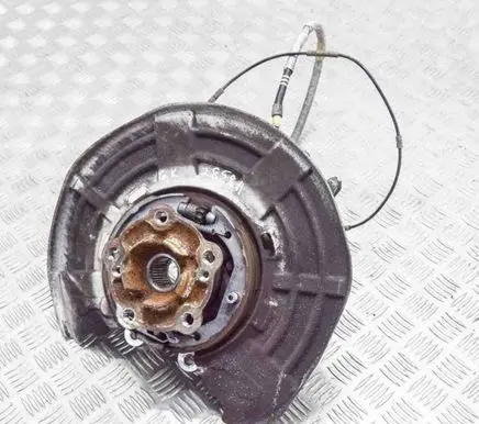 BMW M4 F82 F83 Rear wheel hub 0002353445 2284881