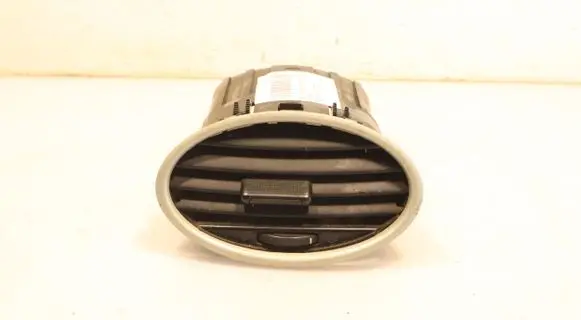 Ford Focus Dashboard side air vent grill/cover trim