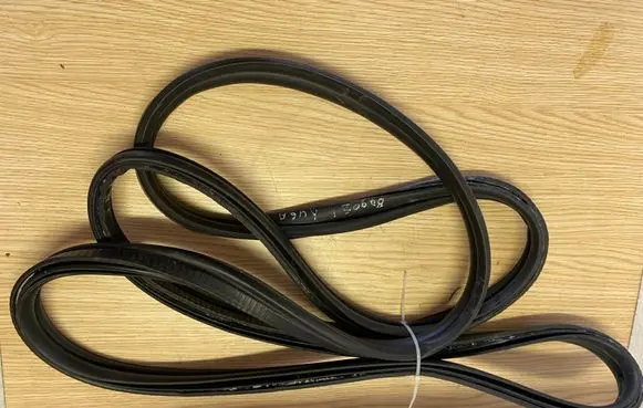 Ford Kuga I Trunk rubber seal (body) 
