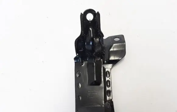 Volvo V60 Radiator mount bracket 31261931