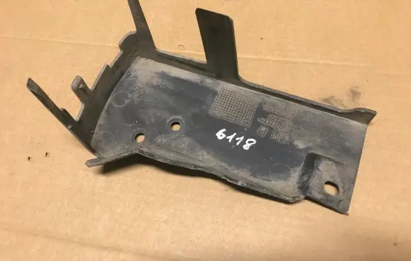 Opel Vectra C Side skirt front trim 9185655