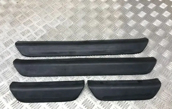 Audi Q3 8U Front sill trim cover 8U0853375 8U0853376 8U0853373