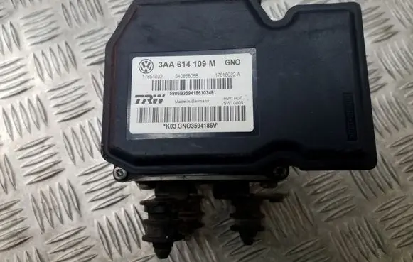 Volkswagen PASSAT B7 ABS Pump 3AA614109M