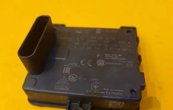 Mercedes-Benz S W223 Distronic sensor radar A0009055518 ZGS001 0203305540