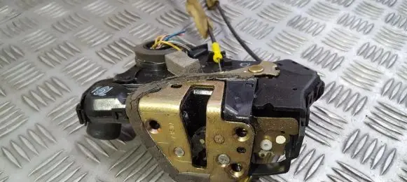 Toyota Camry Front door lock