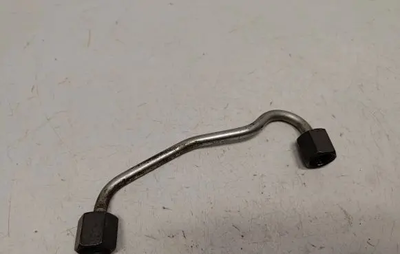 Fuel injector supply line/pipe