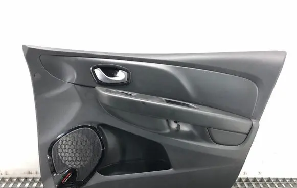 Renault Clio IV Front door card panel trim