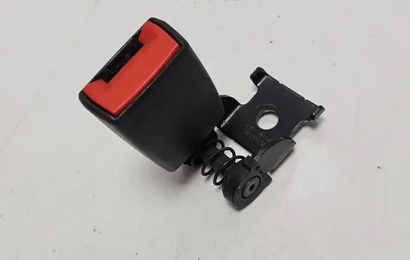 BMW 6 E63 E64 Rear seatbelt buckle 9117200 B22210 33033620