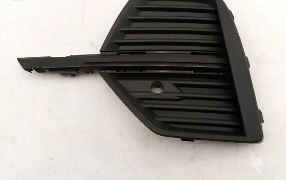 Volvo XC60 Front bumper lower grill 32234946