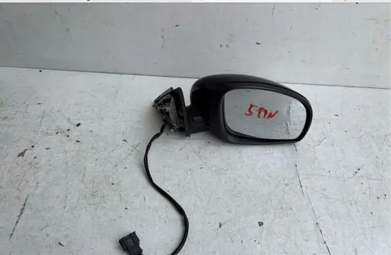 Skoda Fabia Mk2 (5J) Front door electric wing mirror 9910