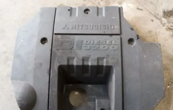 Mitsubishi Pajero Engine cover (trim) ME192041