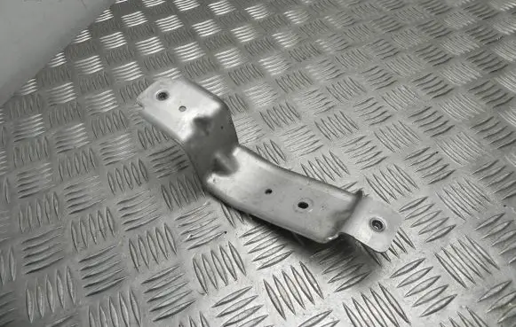 Jaguar I-Pace EGR valve cooler bracket J9D329349AA VD18145
