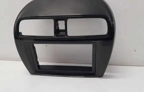 Mitsubishi Space Star Radio/GPS head unit trim 