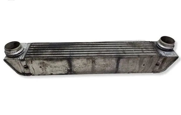 BMW 5 E60 E61 Intercooler radiator 7795823 17517795823