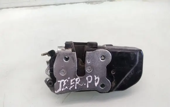 Jeep Grand Cherokee (WK) Front door lock