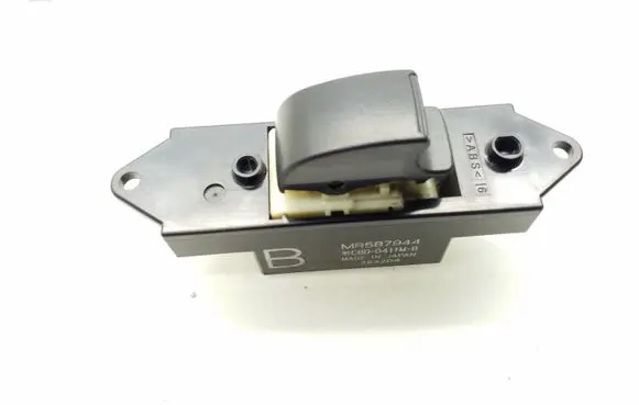 Mitsubishi Outlander Electric window control switch MR587944