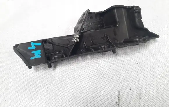 Audi Q7 4M Front bumper mounting bracket 4M0807284B