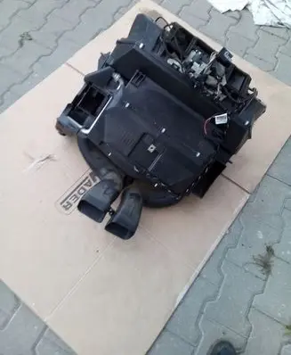 Mercedes-Benz Vito Viano W639 Interior heater climate box assembly A6398301860