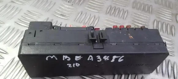 Mercedes-Benz E W210 Fuse box set A0005400372 05376120