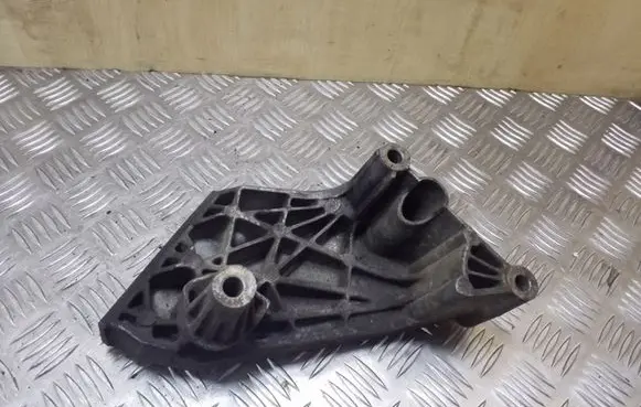 Audi A2 Engine mounting bracket 045199207
